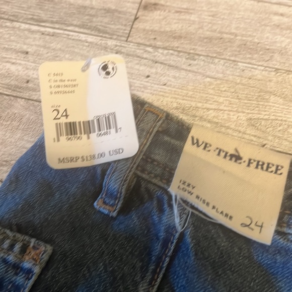 We The Free Blue Ankle Cropped Jeans Effortless Style - Picture 5 of 6